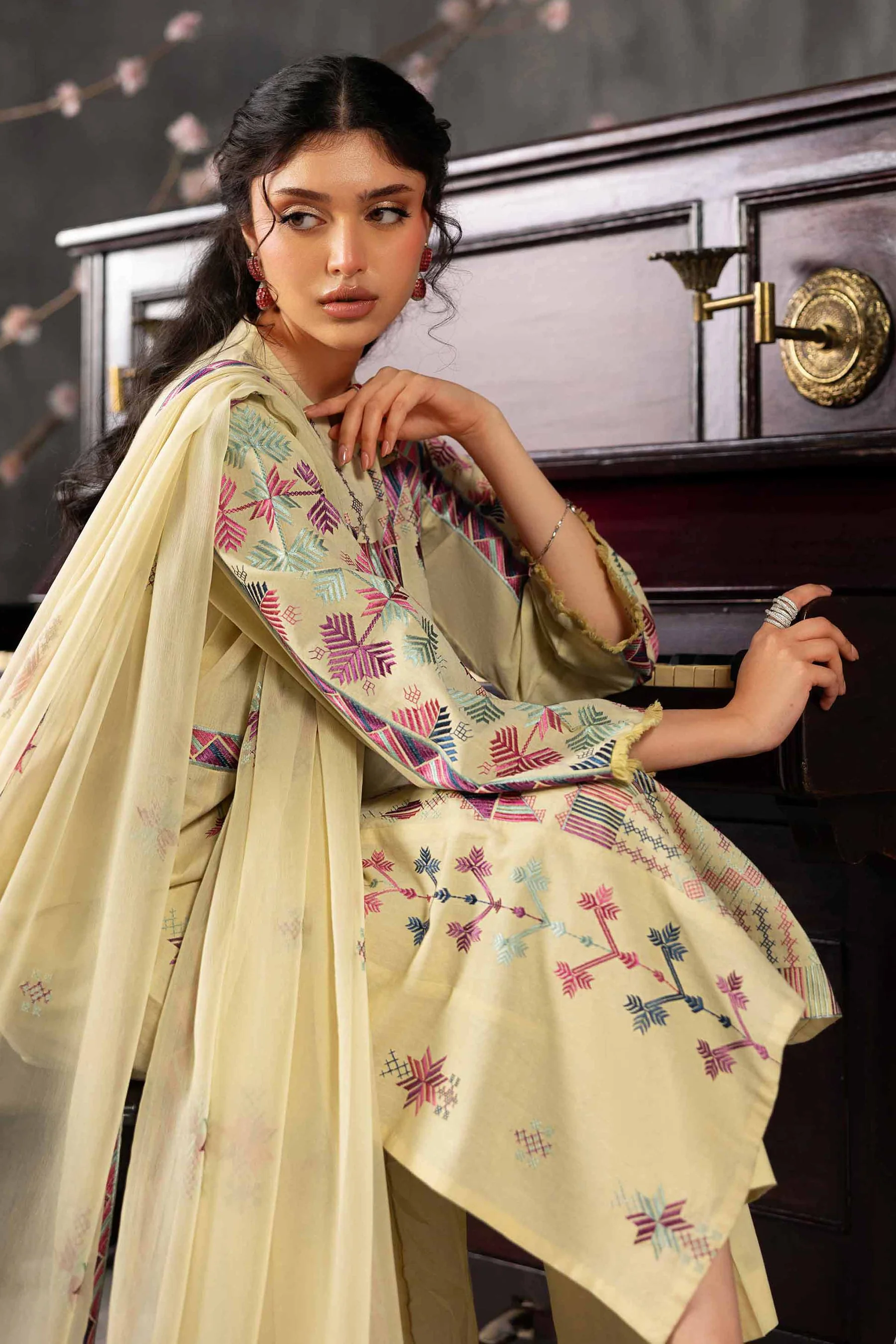 Exquisite Pakistani Fashion Redefined